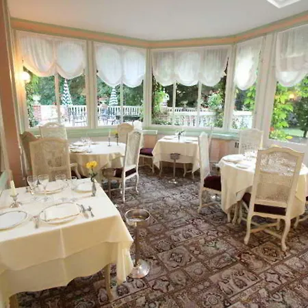 Belle Isle Sur Risle - Chateau & Отель 4*