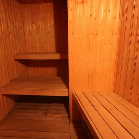 Отель Belle Isle Sur Risle - Chateau & Понт-Одемер