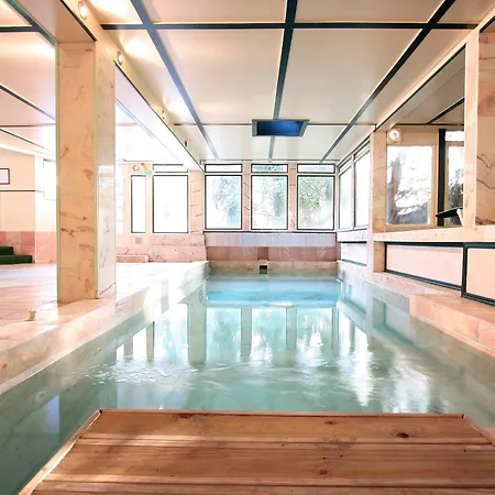 Отель Belle Isle Sur Risle - Chateau & 4*