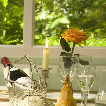 Belle Isle Sur Risle - Chateau & Понт-Одемер