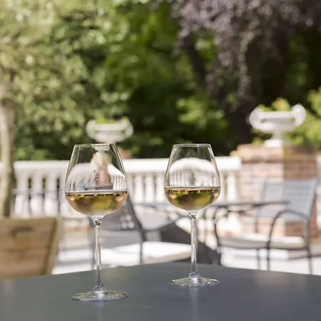 Belle Isle Sur Risle - Chateau & 酒店