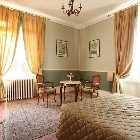 Belle Isle Sur Risle - Chateau & Отель Понт-Одемер