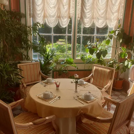 Belle Isle Sur Risle - Chateau & Hotell