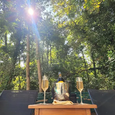 Belle Isle Sur Risle - Chateau & Ξενοδοχείο