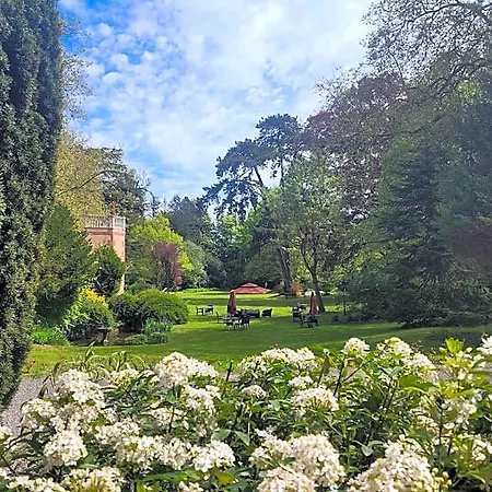 Belle Isle Sur Risle - Chateau & 酒店