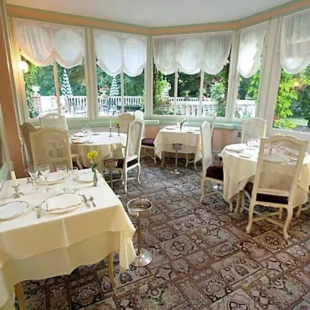 Belle Isle Sur Risle - Chateau & 4* פונט-אודמר