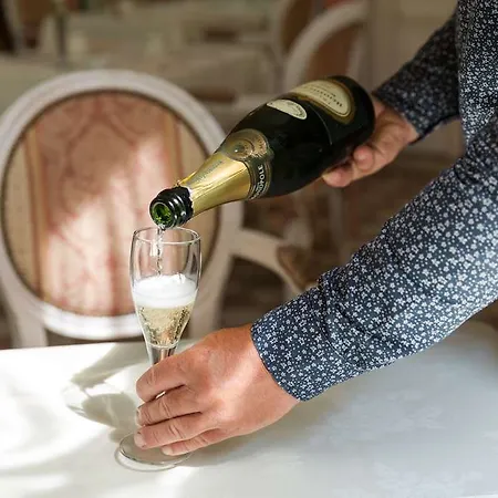 Belle Isle Sur Risle - Chateau & Понт-Одемер