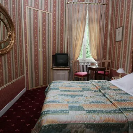 Belle Isle Sur Risle - Chateau & 4*