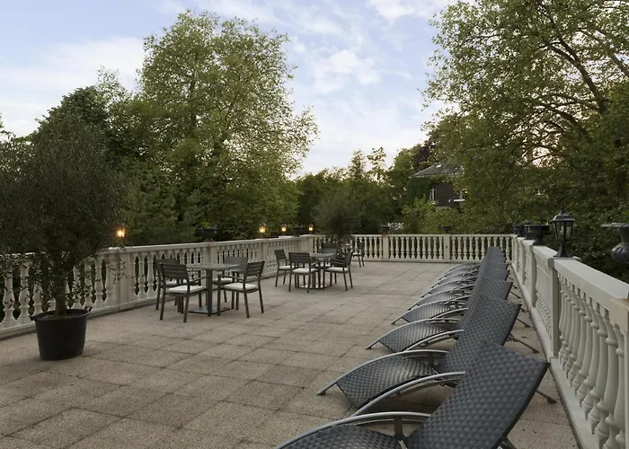 Belle Isle Sur Risle - Chateau & 酒店