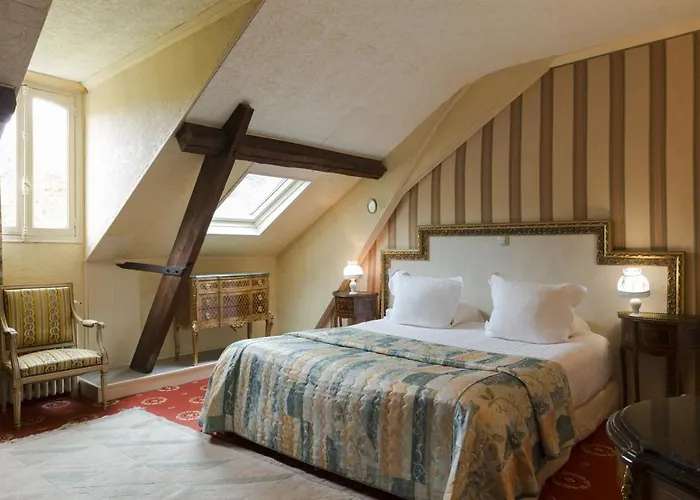 Belle Isle Sur Risle - Chateau & Hotel Pont-Audemer