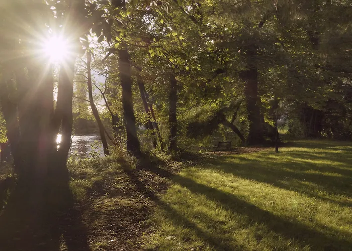 Belle Isle Sur Risle - Chateau & Hotel