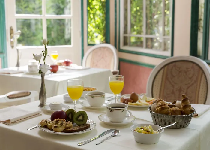 Belle Isle Sur Risle - Chateau & Hotel