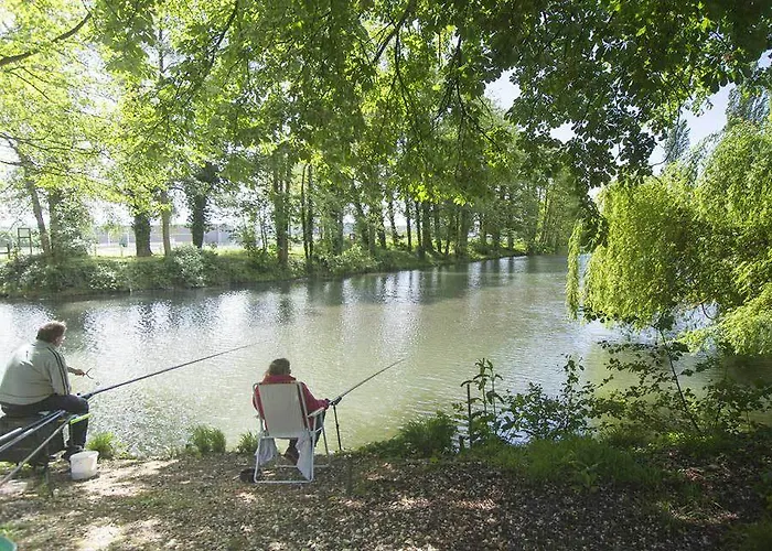 酒店 Belle Isle Sur Risle - Chateau & 4*