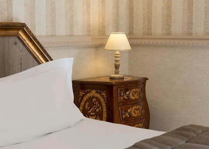 Belle Isle Sur Risle - Chateau & Hotel Pont-Audemer